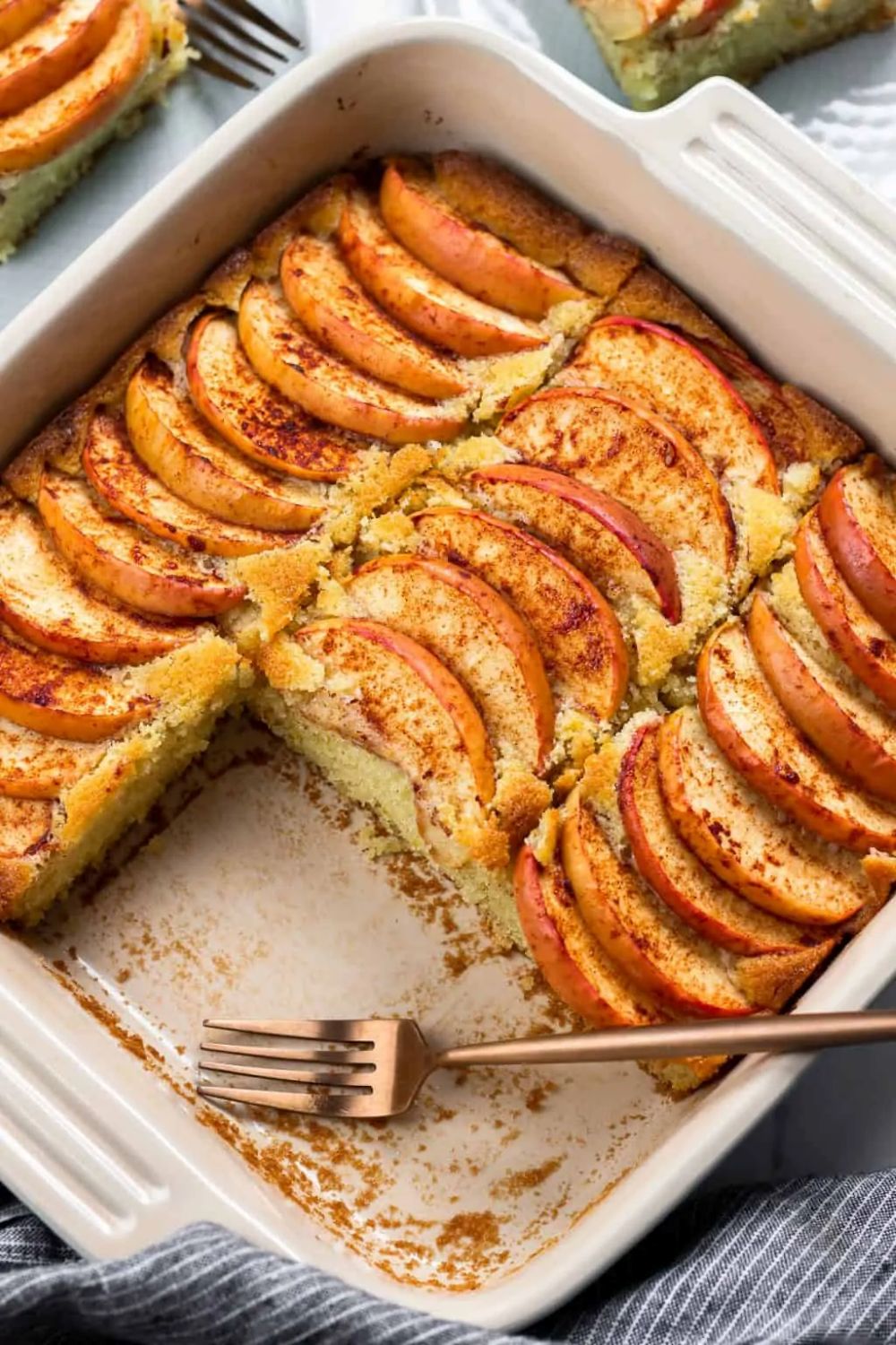 Tart, Tender, and Toasted to Perfection: The Ultimate Apple Coffee Cake Recipe with Sour Cream – Crafted for Pairing with Bazan Coffee