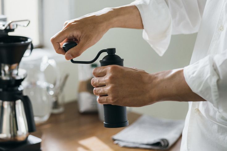 The Ultimate Guide to Choosing and Using a Hand Coffee Grinder