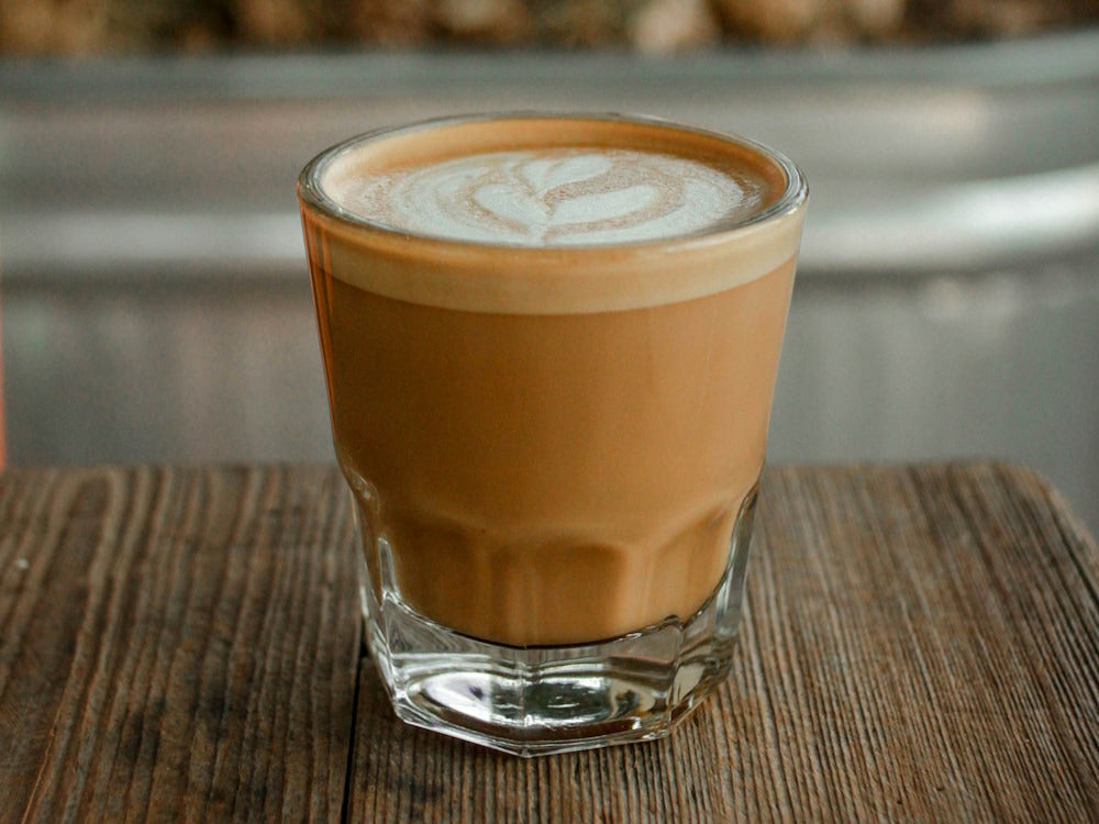 Cortado Coffee vs Latte: A Barista's Guide to Choosing (and Brewing) the Right Coffee for You