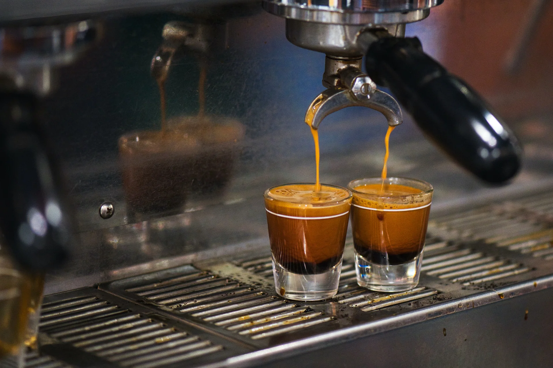 How to Choose the Perfect Commercial Espresso Machine for Your Small Coffee Shop: A Complete Guide